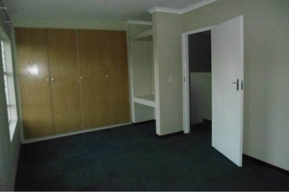 3 Bed Townhouse in Vaalpark photo number 11