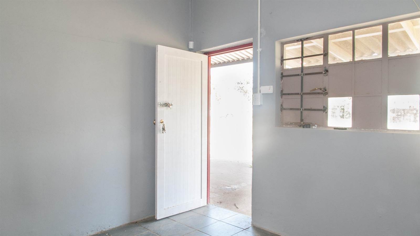 107  m² Commercial space in Tulbagh photo number 5