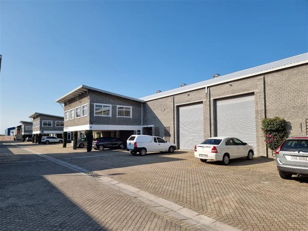 399  m² Industrial space