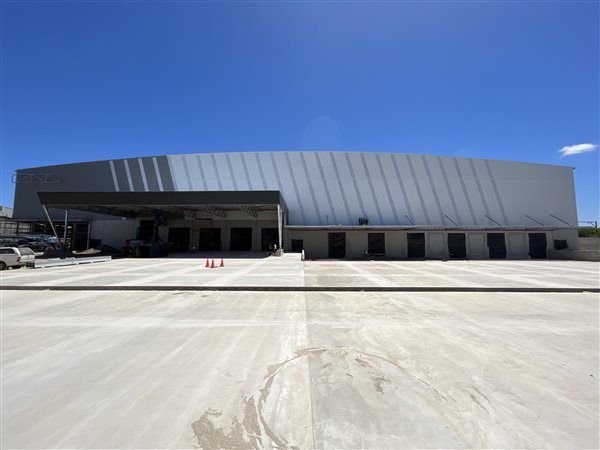 17 600  m² Industrial space