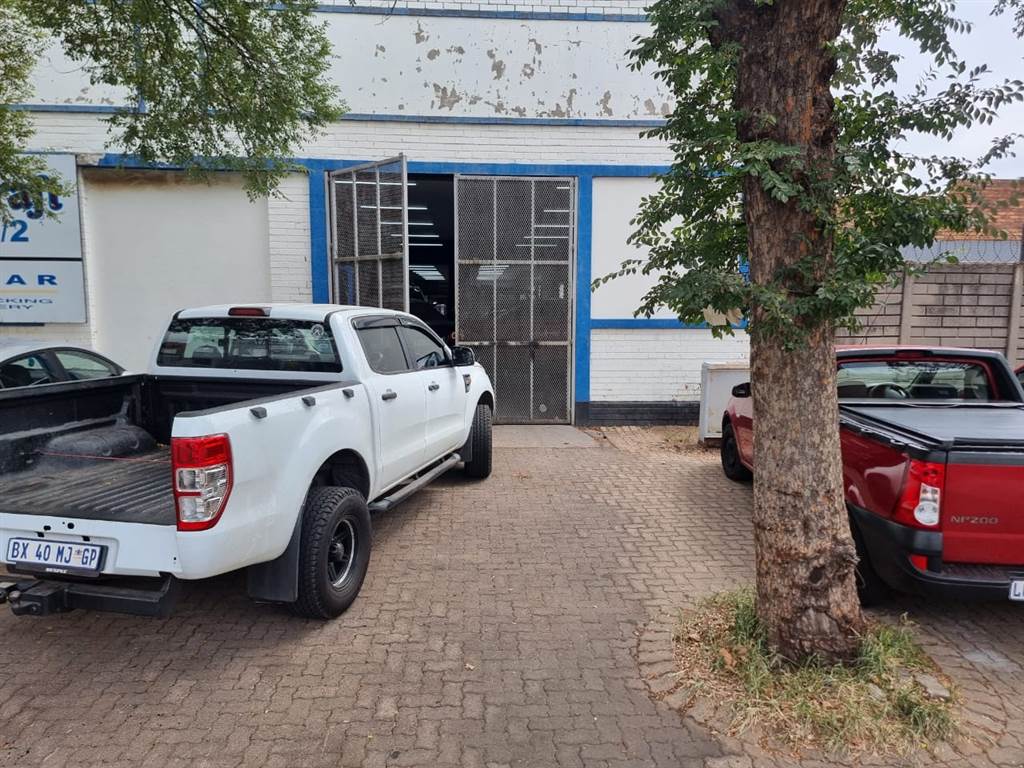 1000  m² Commercial space in Benoni Central photo number 1