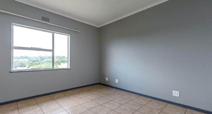 3 Bed Apartment in Sunninghill photo number 10