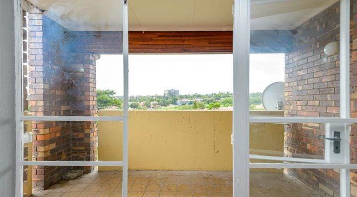 3 Bed Apartment in Sunninghill photo number 15