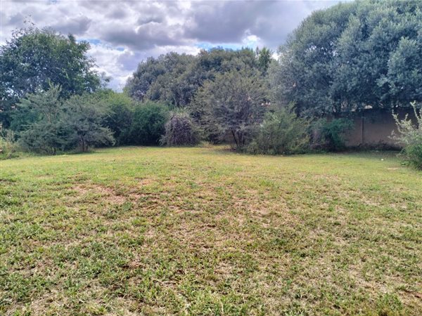 804 m² Land available in Birdwood