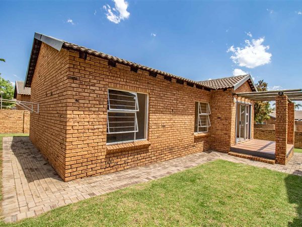 3 Bed Townhouse in Honey Park