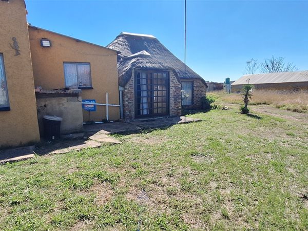 2.1 ha Smallholding 2.1 ha Smallholding