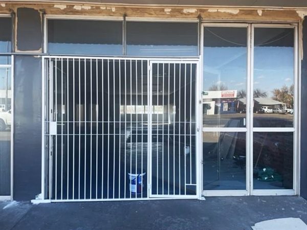 240  m² Commercial space in Middelburg Central