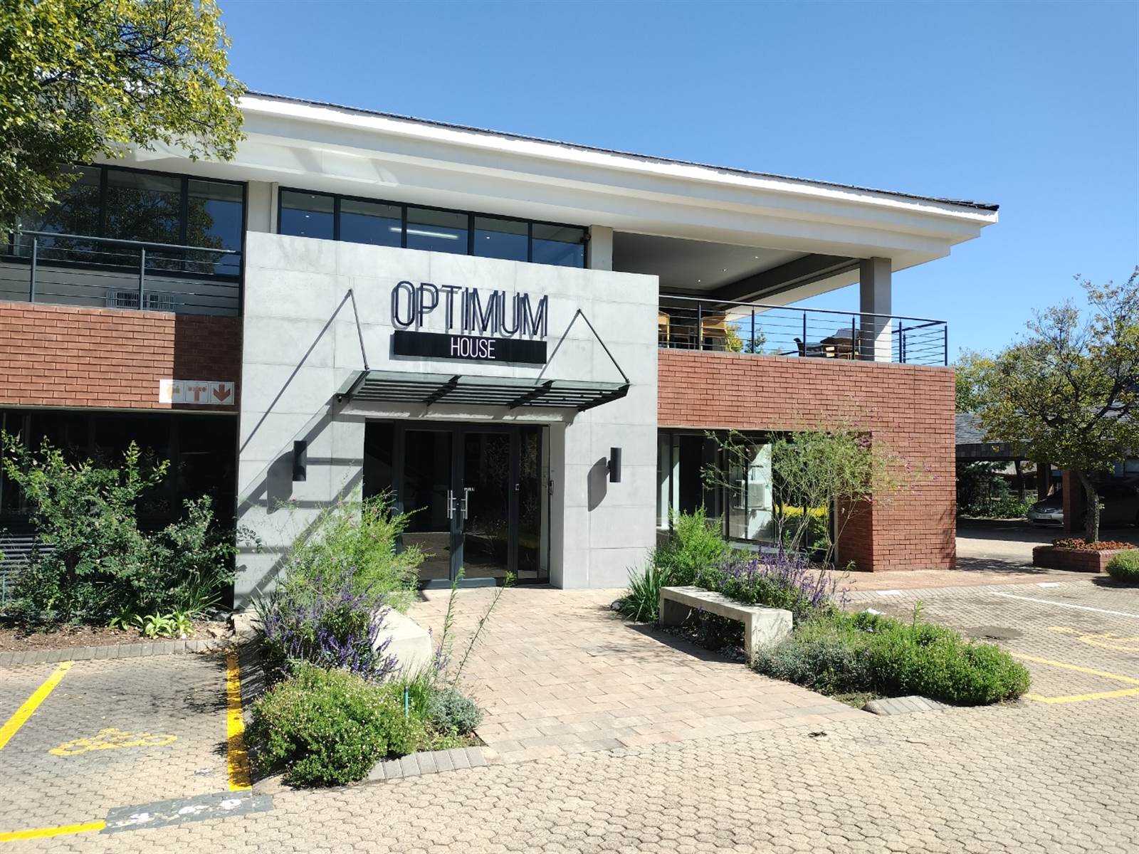 154  m² Commercial space in Bryanston photo number 1