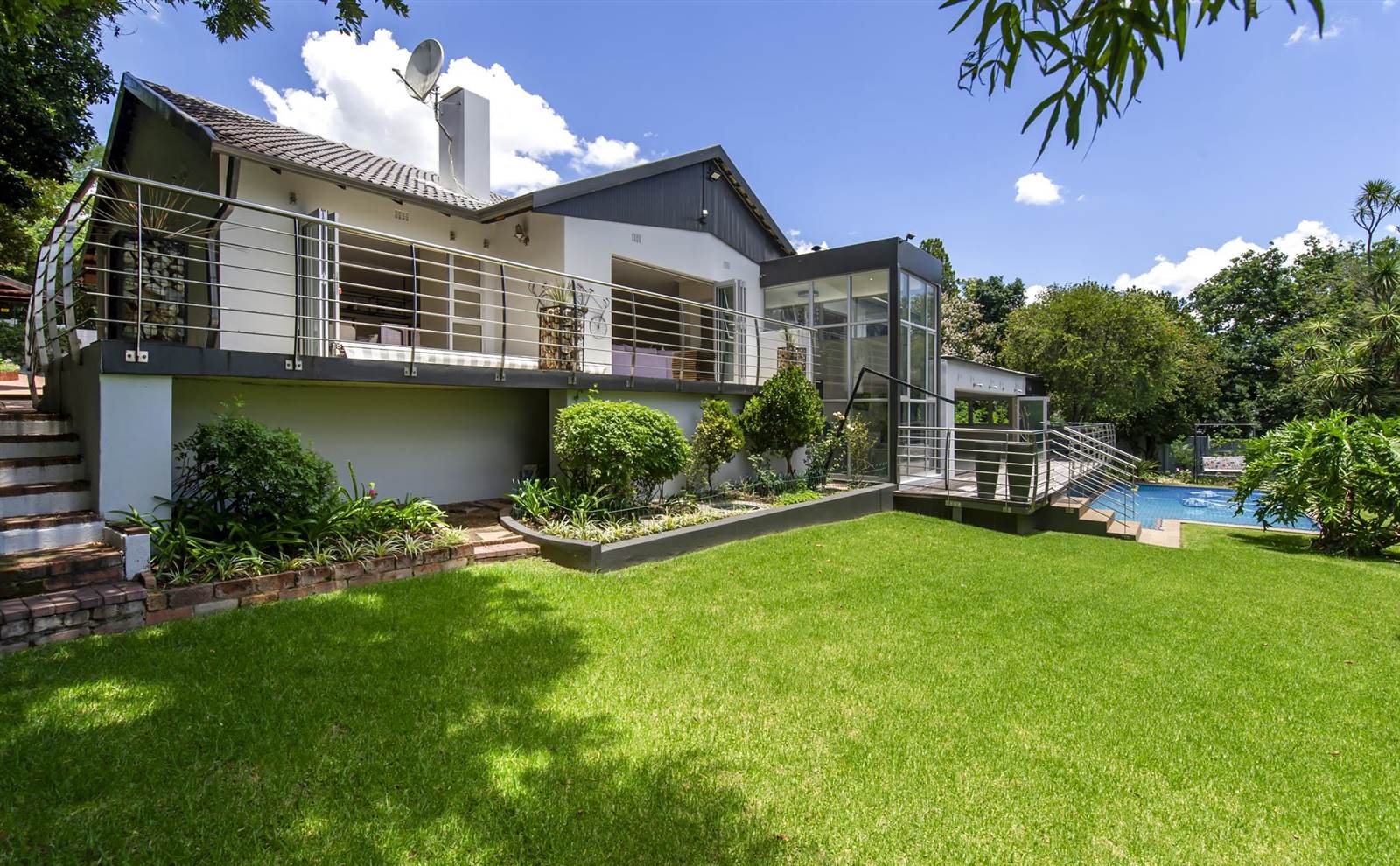 5 Bed House in Rivonia photo number 3