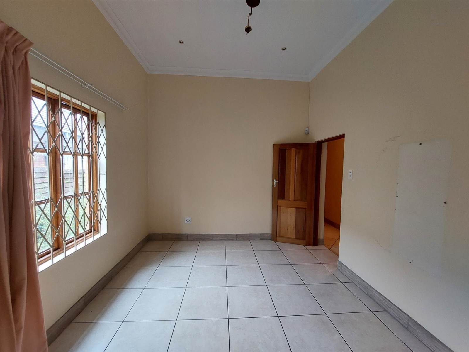 4 Bed House in Laudium photo number 16