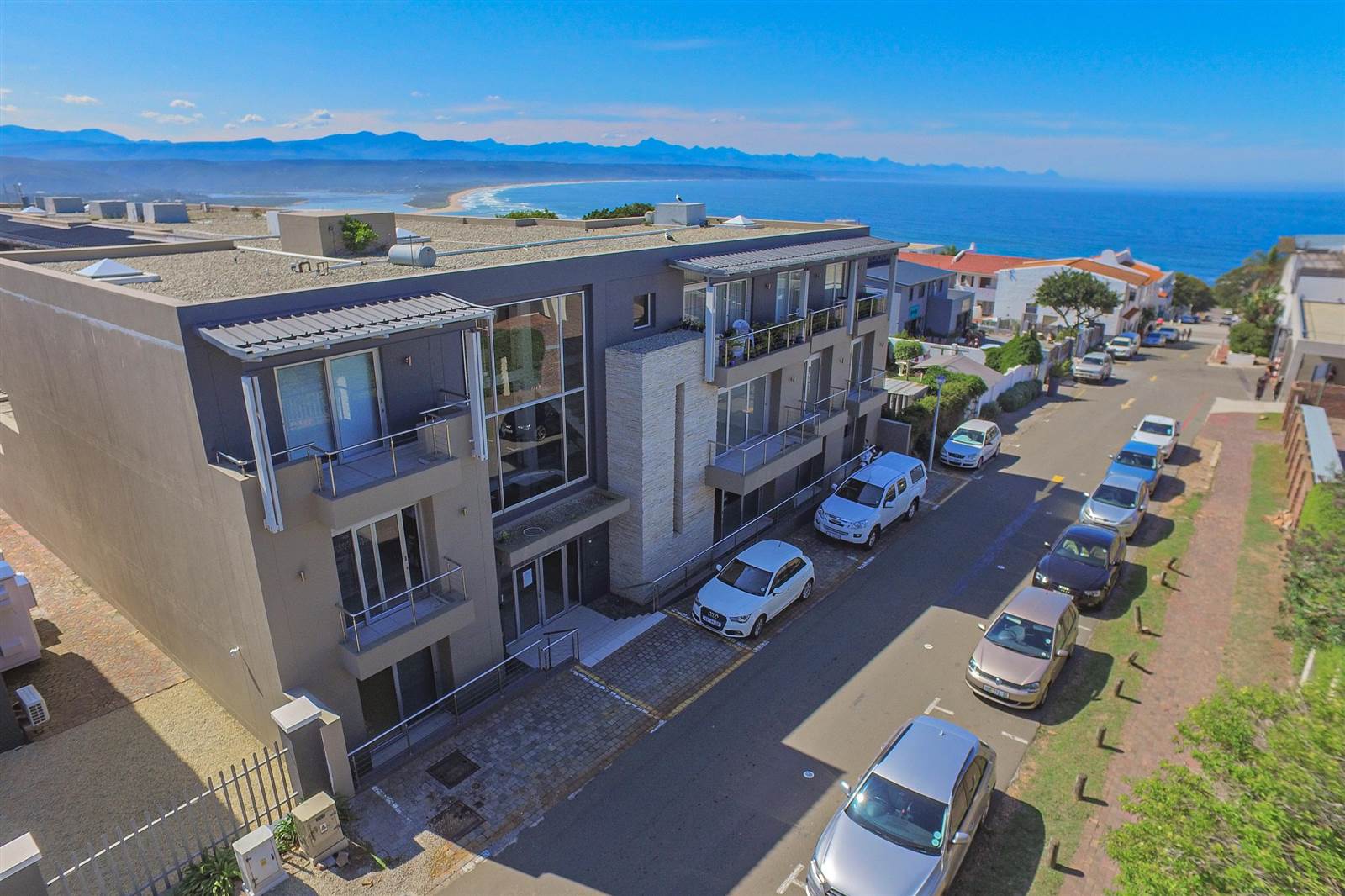 2 Bed Apartment in Plettenberg Bay photo number 1