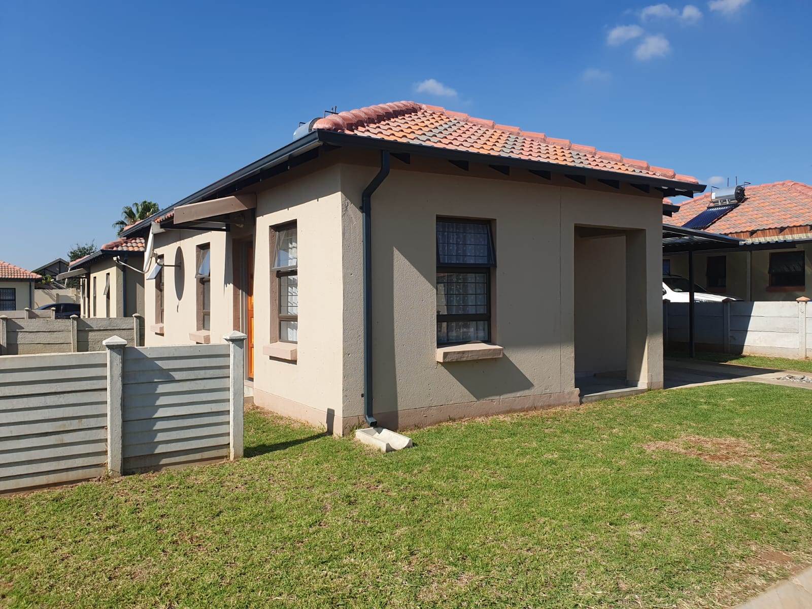 3 Bed House in Waterval East photo number 3