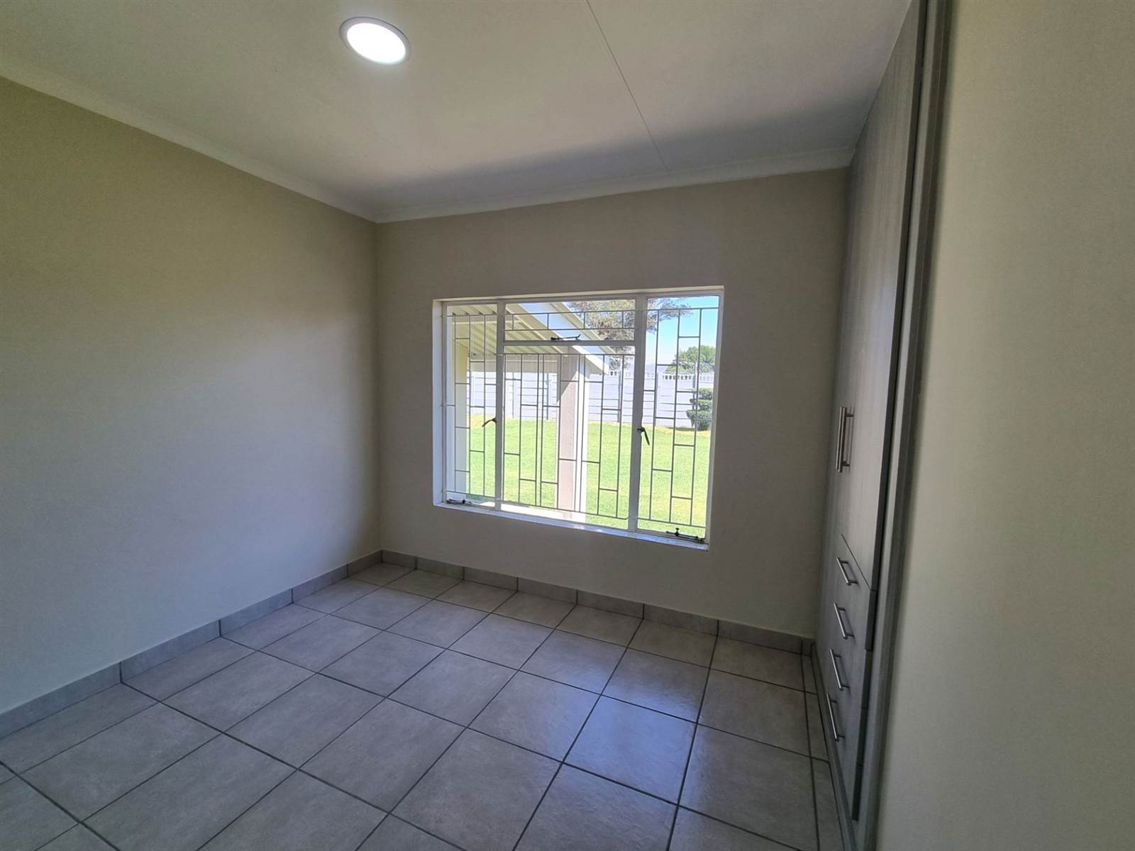 3 Bed House in Rensburg photo number 19