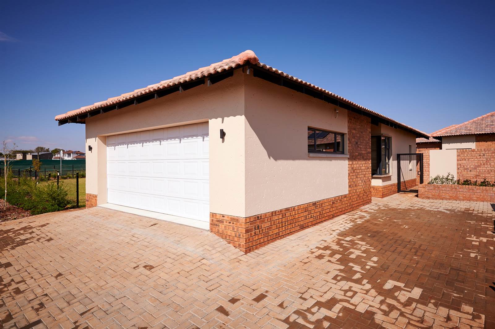 2 Bed House in Hazeldean (Silverlakes Surroundings) photo number 11