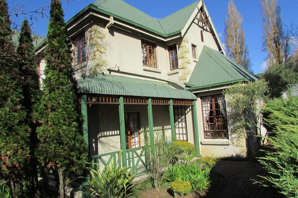 7 Bed House in Clarens photo number 2