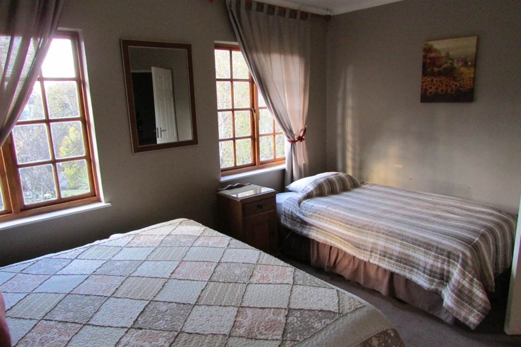 7 Bed House in Clarens photo number 29