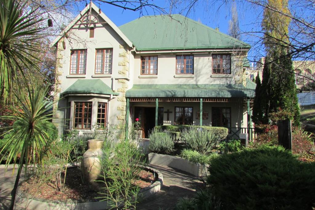 7 Bed House in Clarens photo number 1