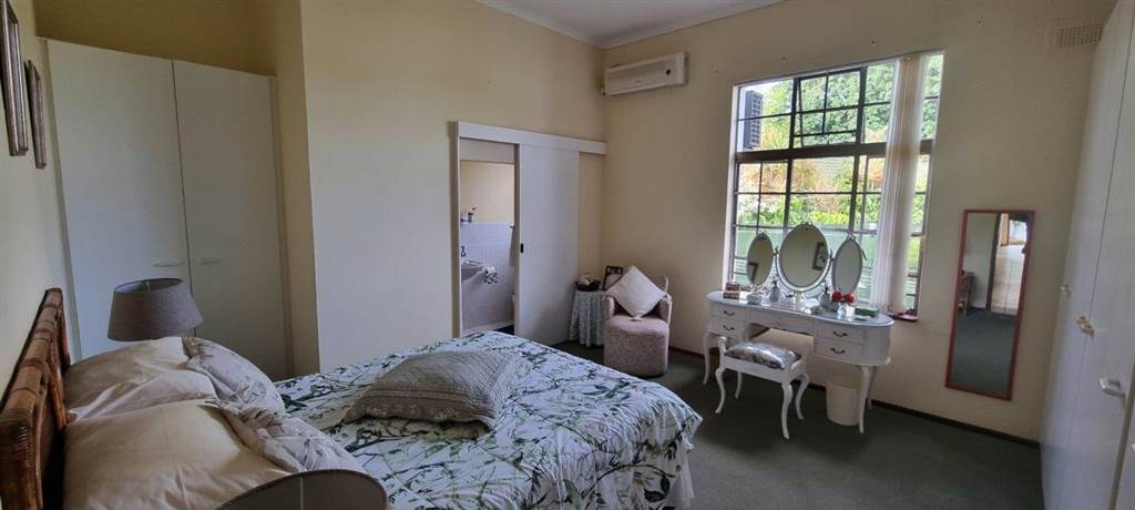 2 Bed Townhouse in Umtentweni photo number 17