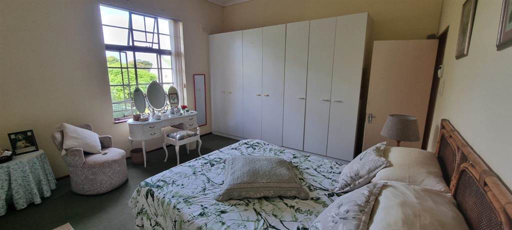 2 Bed Townhouse in Umtentweni photo number 19