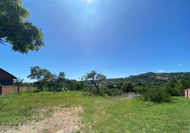 930 m² Land available in Sonheuwel photo number 1