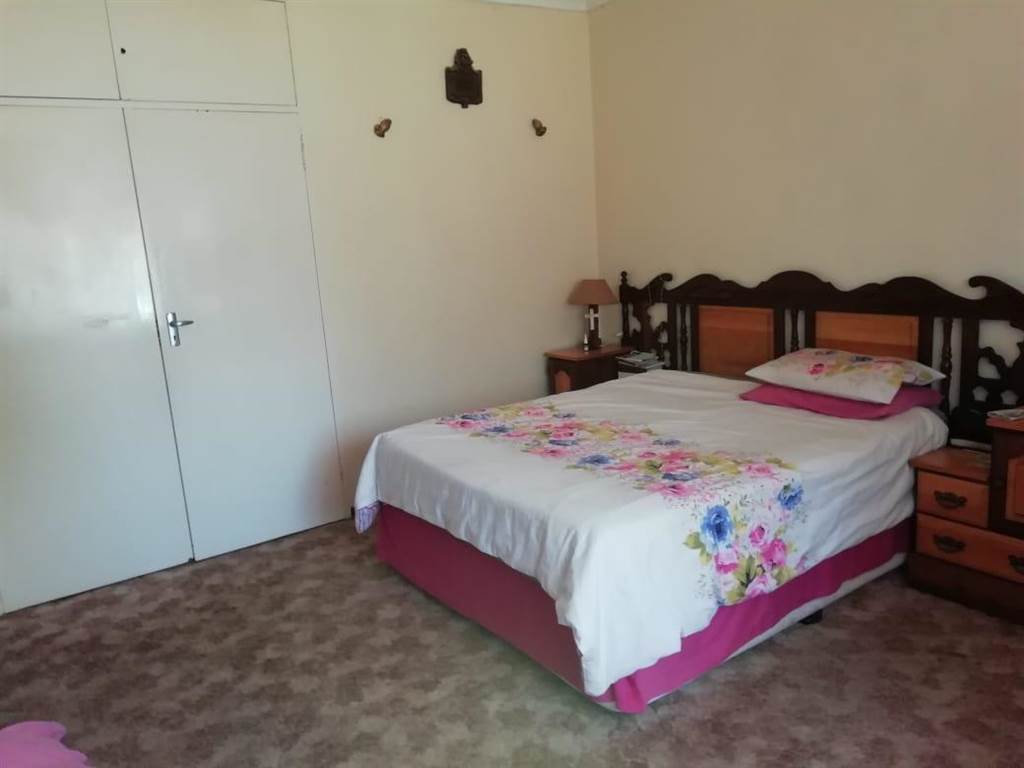 4 Bed House in Stilfontein photo number 12