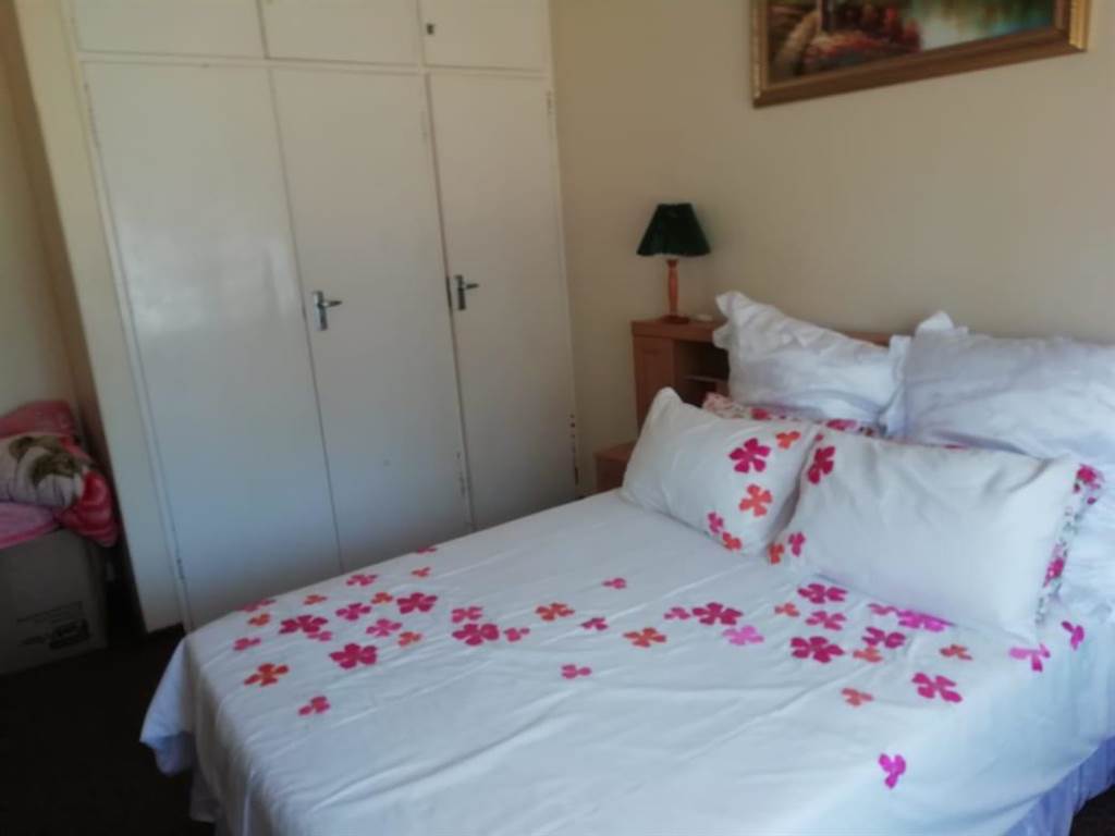 4 Bed House in Stilfontein photo number 14