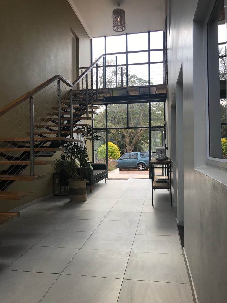 74  m² Commercial space in Kloof photo number 2
