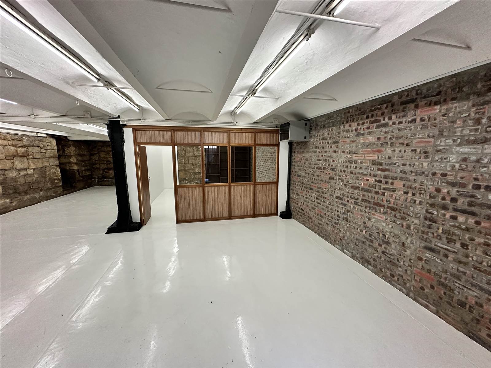 152  m² Commercial space in Woodstock photo number 2