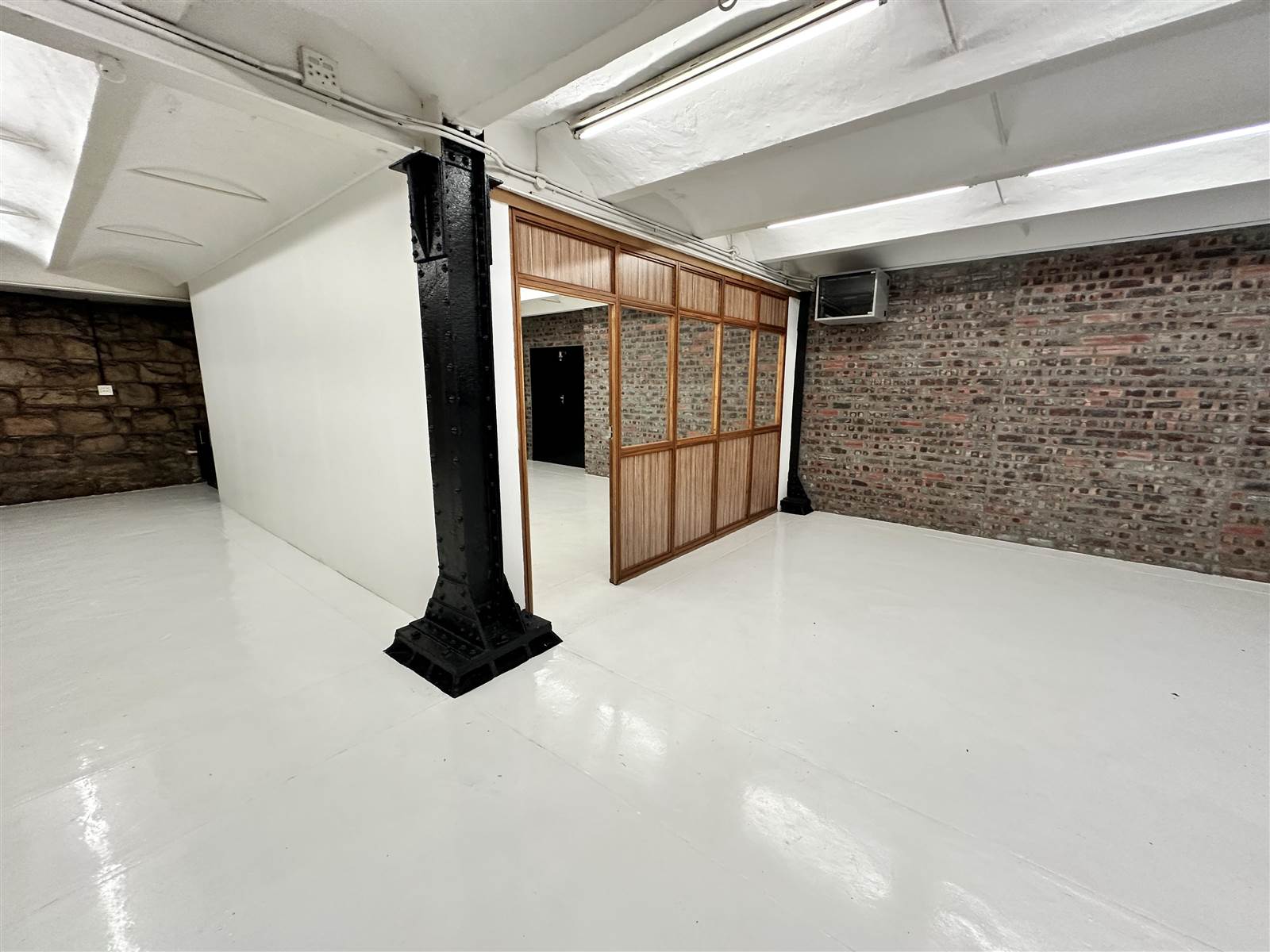 152  m² Commercial space in Woodstock photo number 4