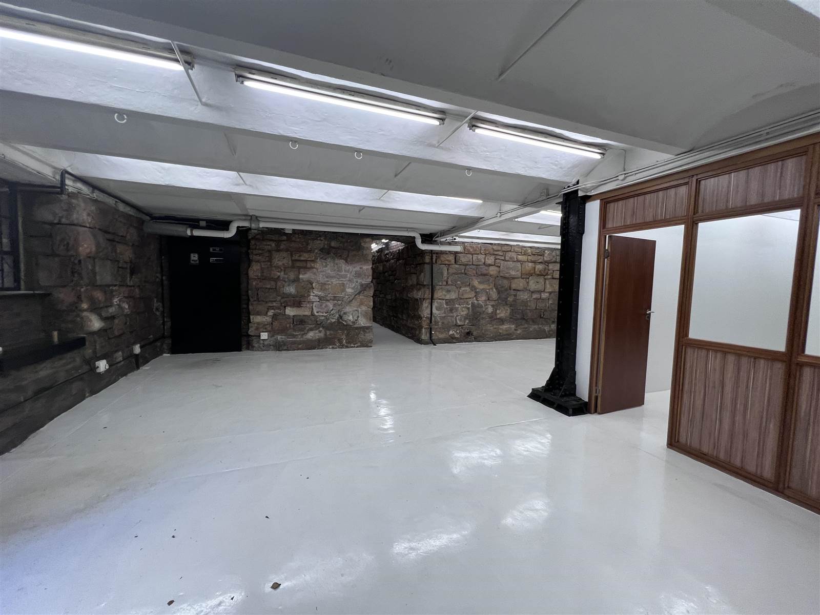 152  m² Commercial space in Woodstock photo number 1