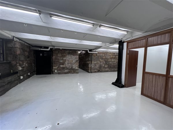 152  m² Commercial space in Woodstock