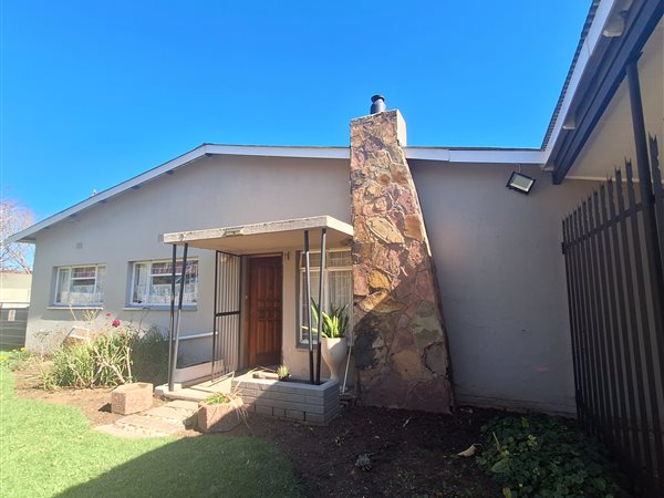 4 Bedroom House 4 Bedroom House
