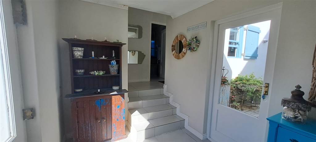 4 Bed House in Jacobsbaai photo number 7