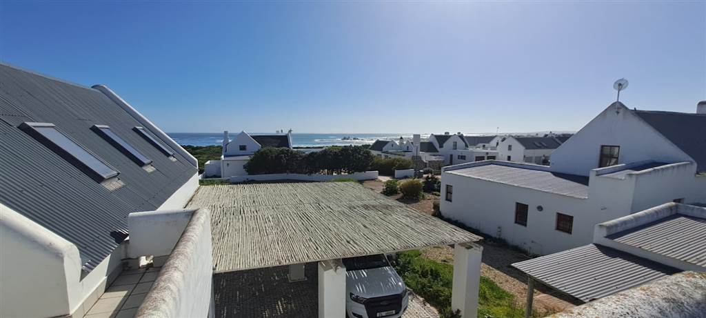 4 Bed House in Jacobsbaai photo number 5
