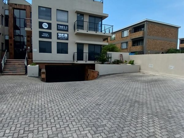 103  m² Commercial space in Tableview
