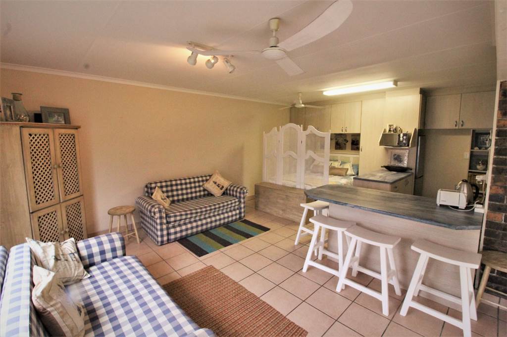 2 Bed Townhouse in Keurbooms River photo number 8