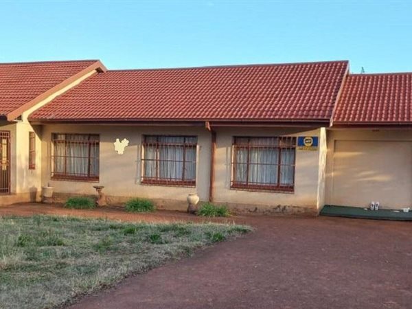 3 Bed House in Meyerton Park