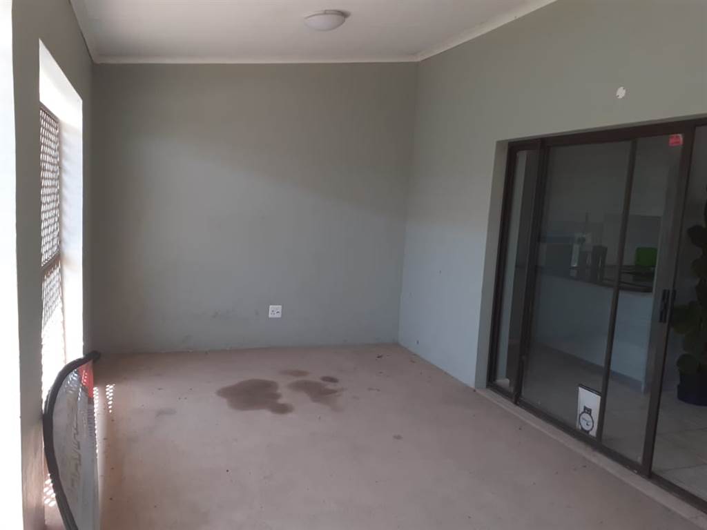 3 Bed House in Pacaltsdorp photo number 19