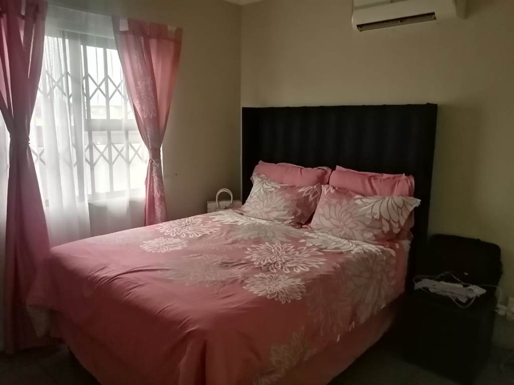 2 Bed Townhouse in Richards Bay Central photo number 6