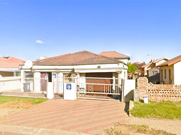 5 Bedroom House 5 Bedroom House