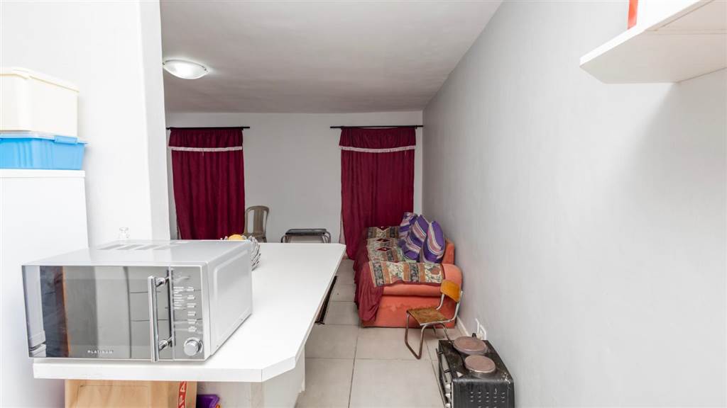 2 Bed Apartment in Kuilsriver photo number 4