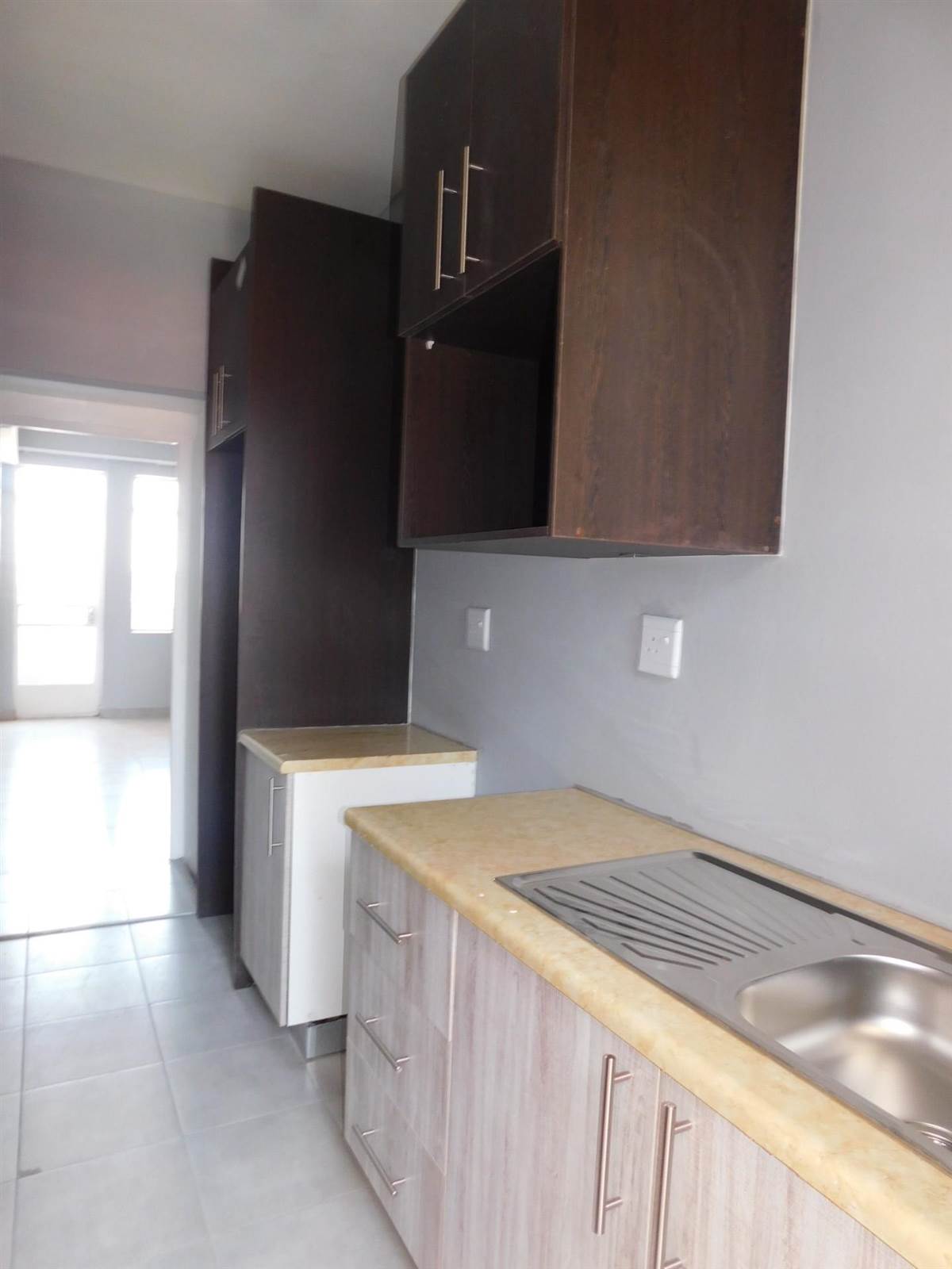 Bachelor apartment in Benoni Central photo number 5