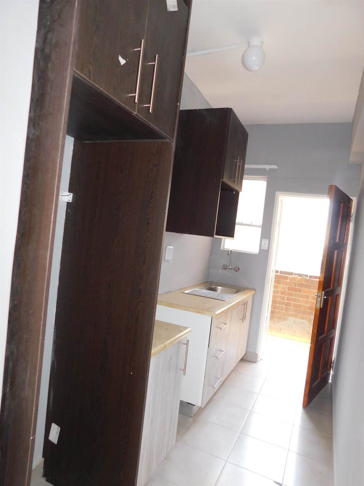 Bachelor apartment in Benoni Central photo number 4