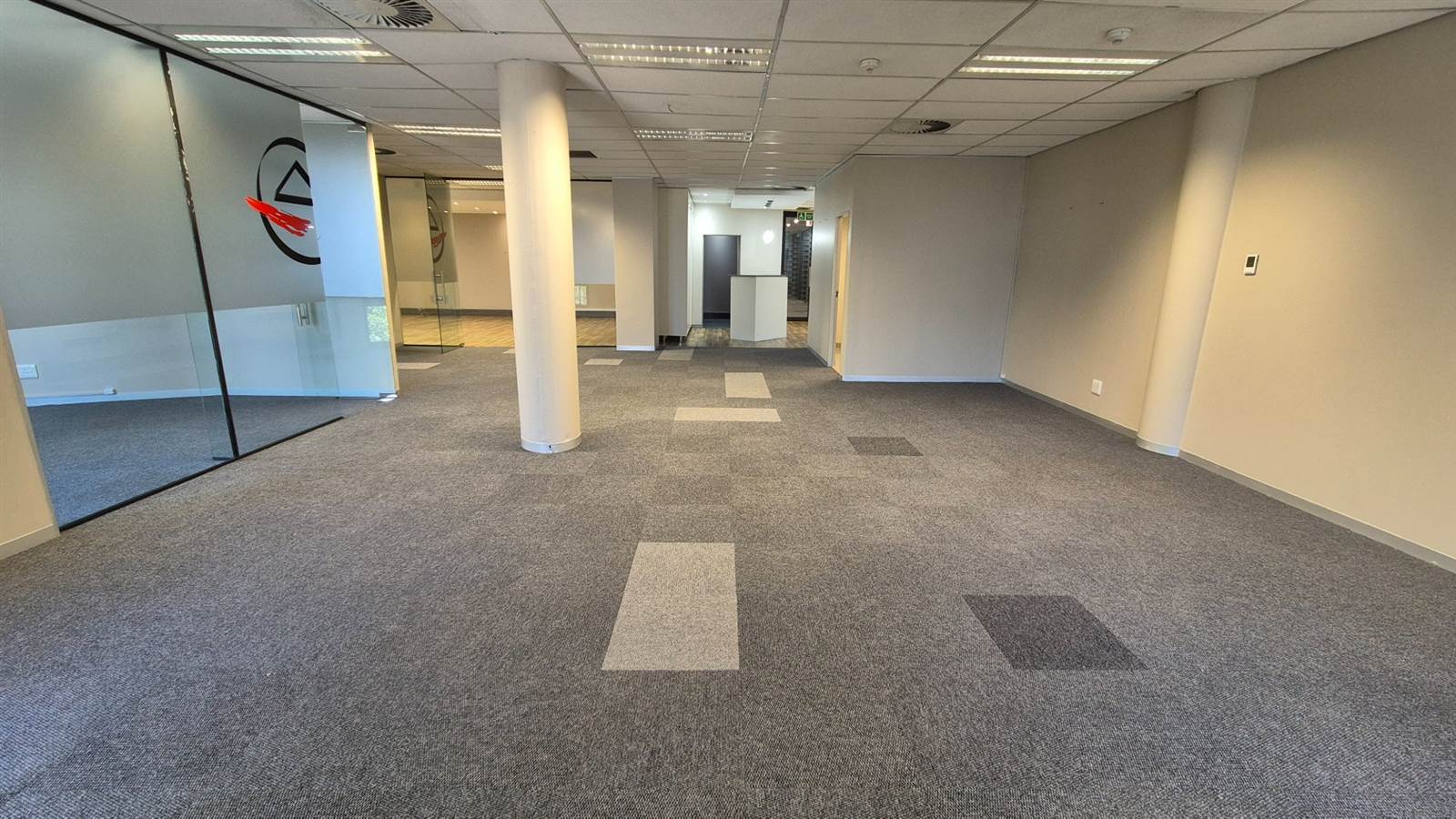 225  m² Office Space in Menlyn photo number 10