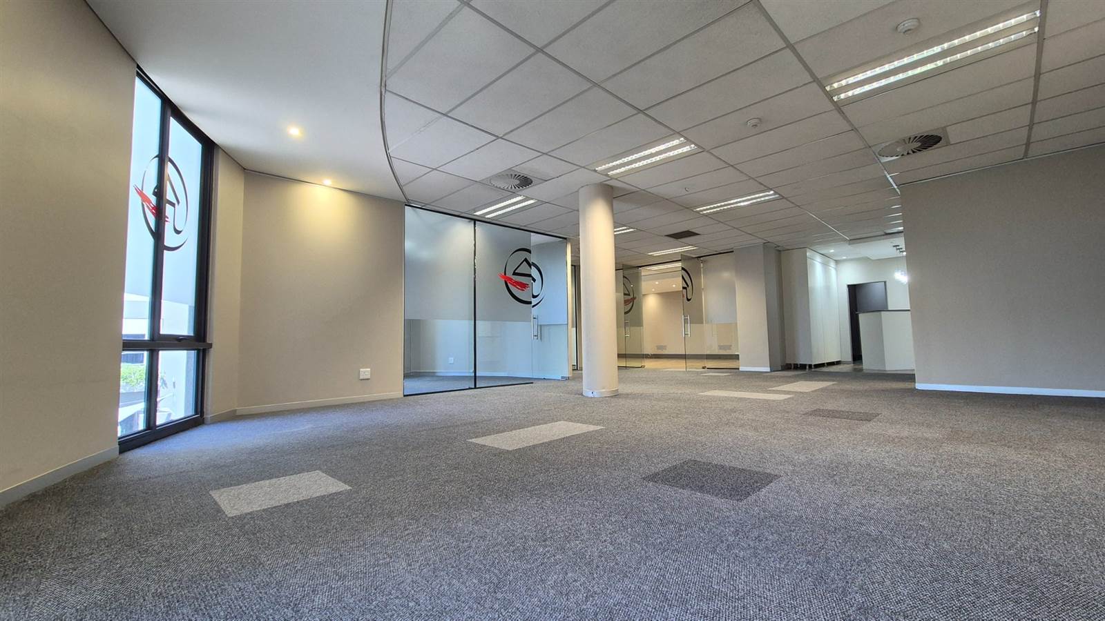 225  m² Office Space in Menlyn photo number 9