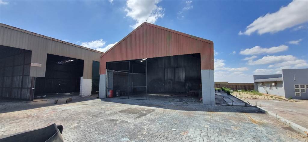 1500  m² Industrial space in Krugersdorp Central photo number 2