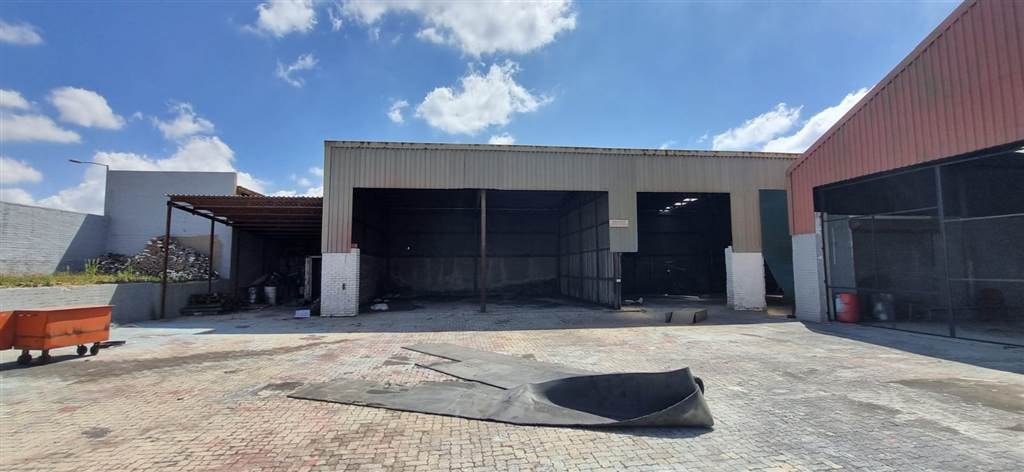 1500  m² Industrial space in Krugersdorp Central photo number 3