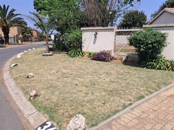 4 Bedroom House 4 Bedroom House