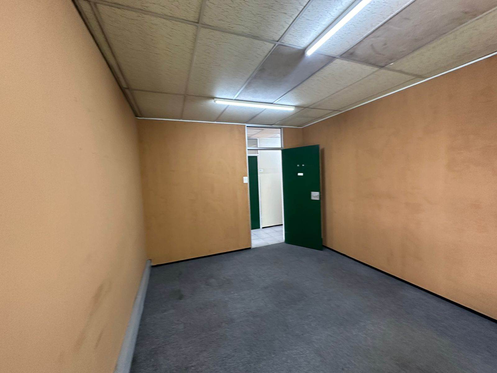15  m² Commercial space in New Redruth photo number 4