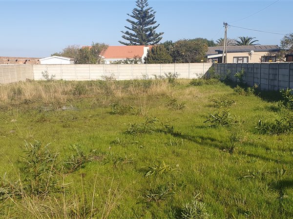 714 m² Land